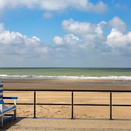 Flat With Sea Views In Belgian Coast, Cleaning Included